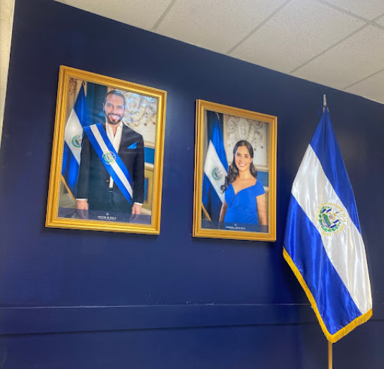 Consulado de El Salvador en Long Island.